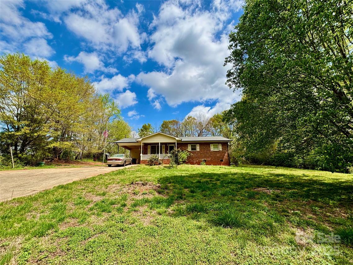 138 Friendship Dr., Ellenboro, NC 28040