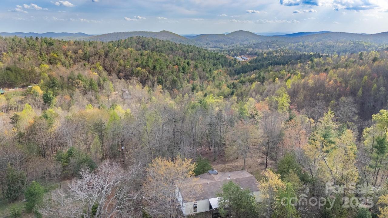2258 Sweet Maple Pl., Lenoir, NC 28645