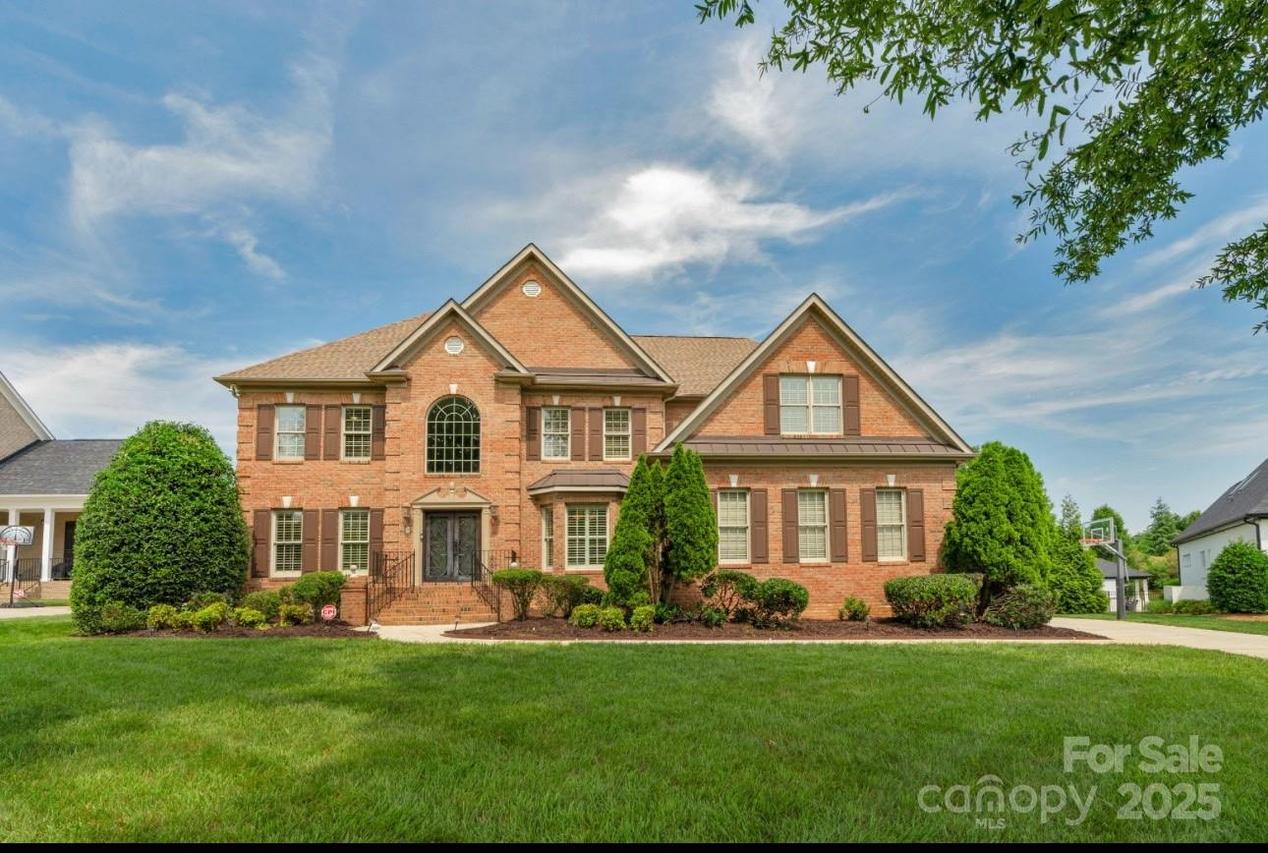 9008 Skipaway Dr., Waxhaw, NC 28173
