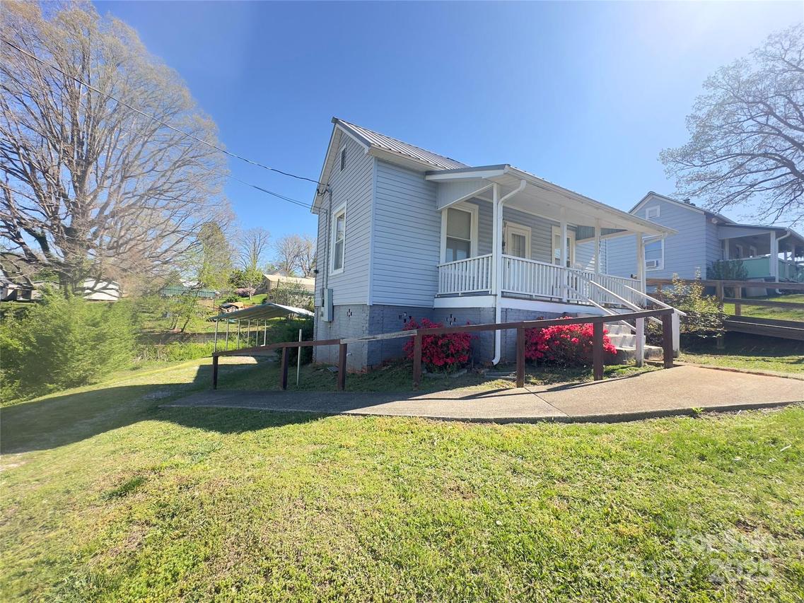 1277 Virginia Rd., Marion, NC 28752