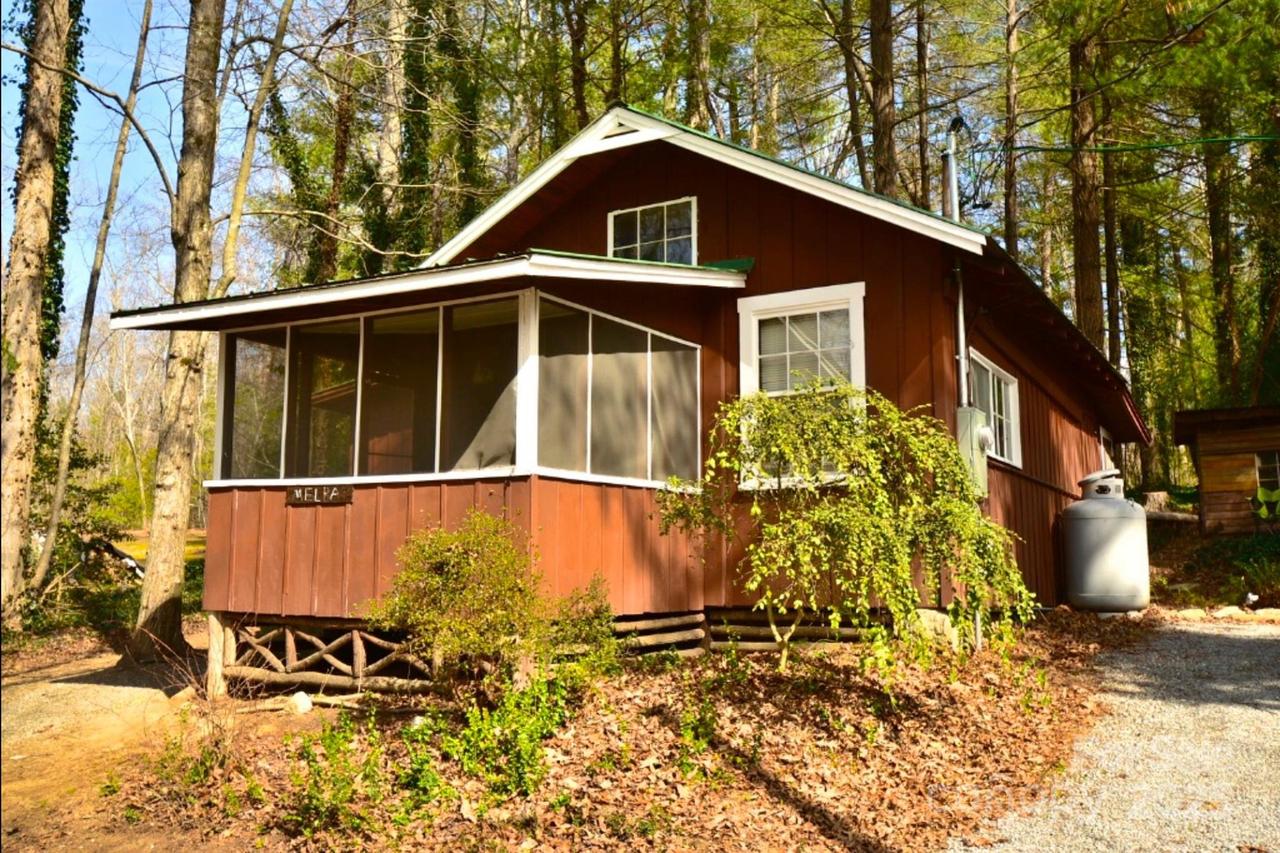3 & 5 Laurel Ivy Ln., Hendersonville, NC 28791