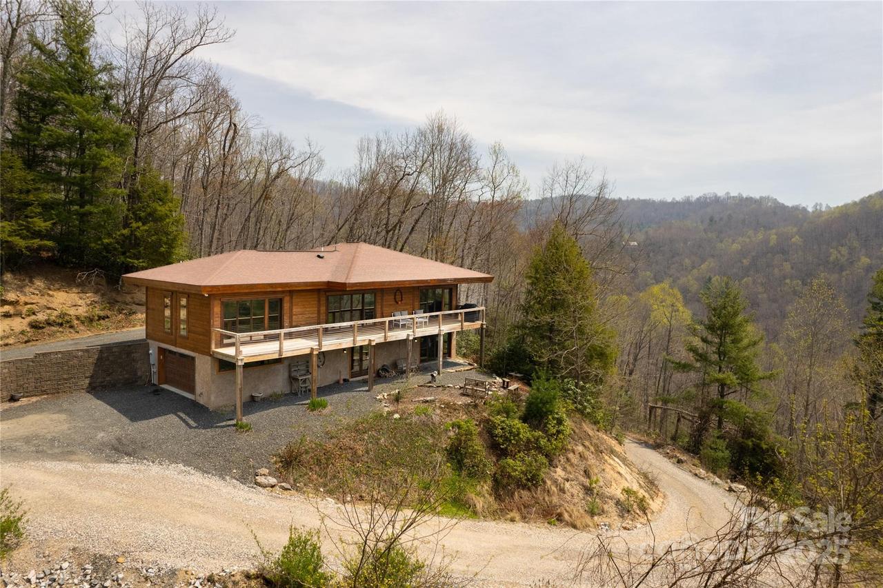 263 Mine Cove Rd., Spruce Pine, NC 28777