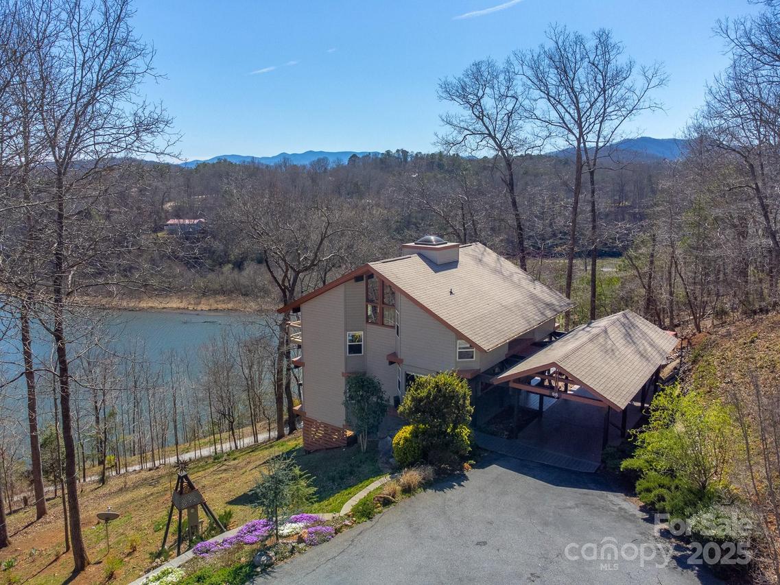 96 Old Powerhouse Rd., Franklin, NC 28734