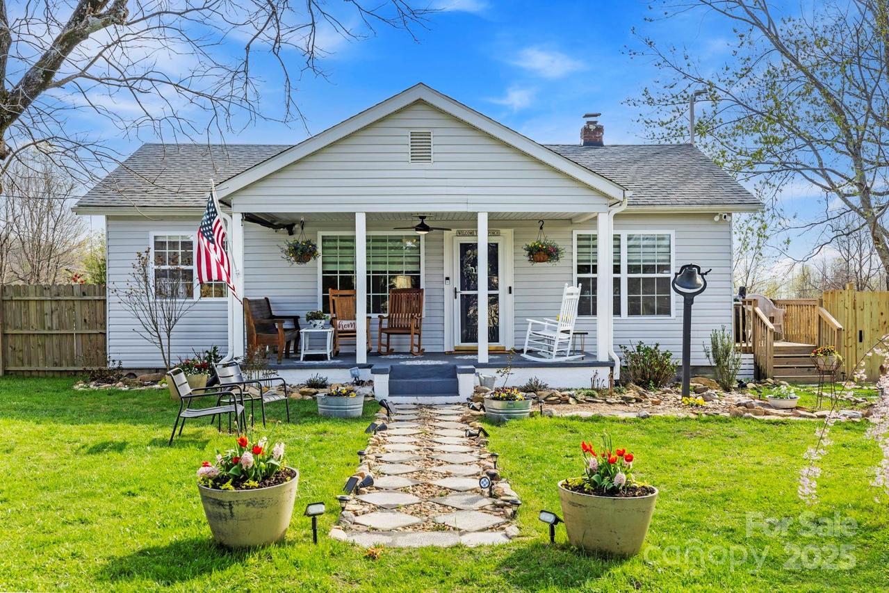2024 Gilliam Mountain Rd., Hendersonville, NC 28792