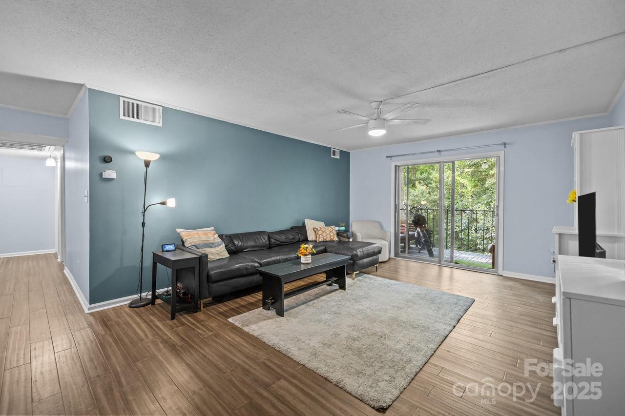 4754 Hedgemore Dr. #O, Charlotte, NC 28209