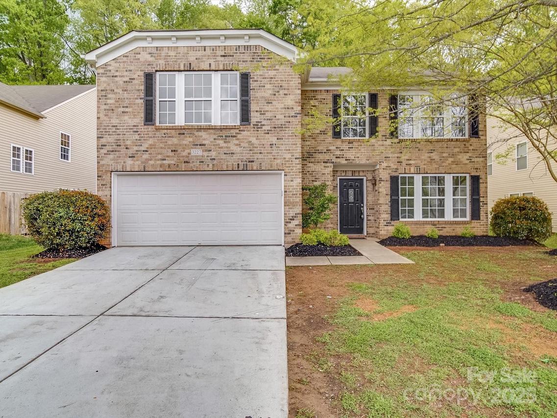 3227 Deshler Morris Ln., Charlotte, NC 28216