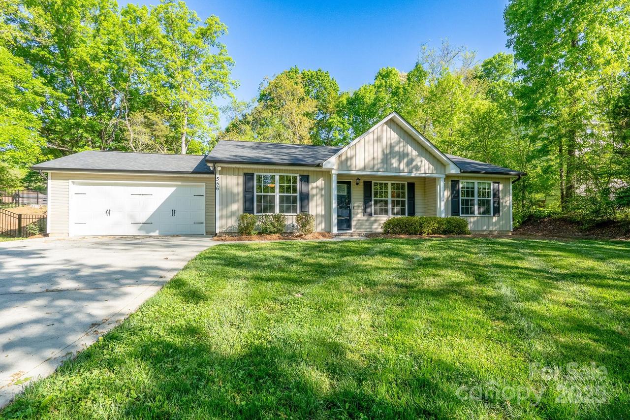 556 Westwood Dr., Kannapolis, NC 28081