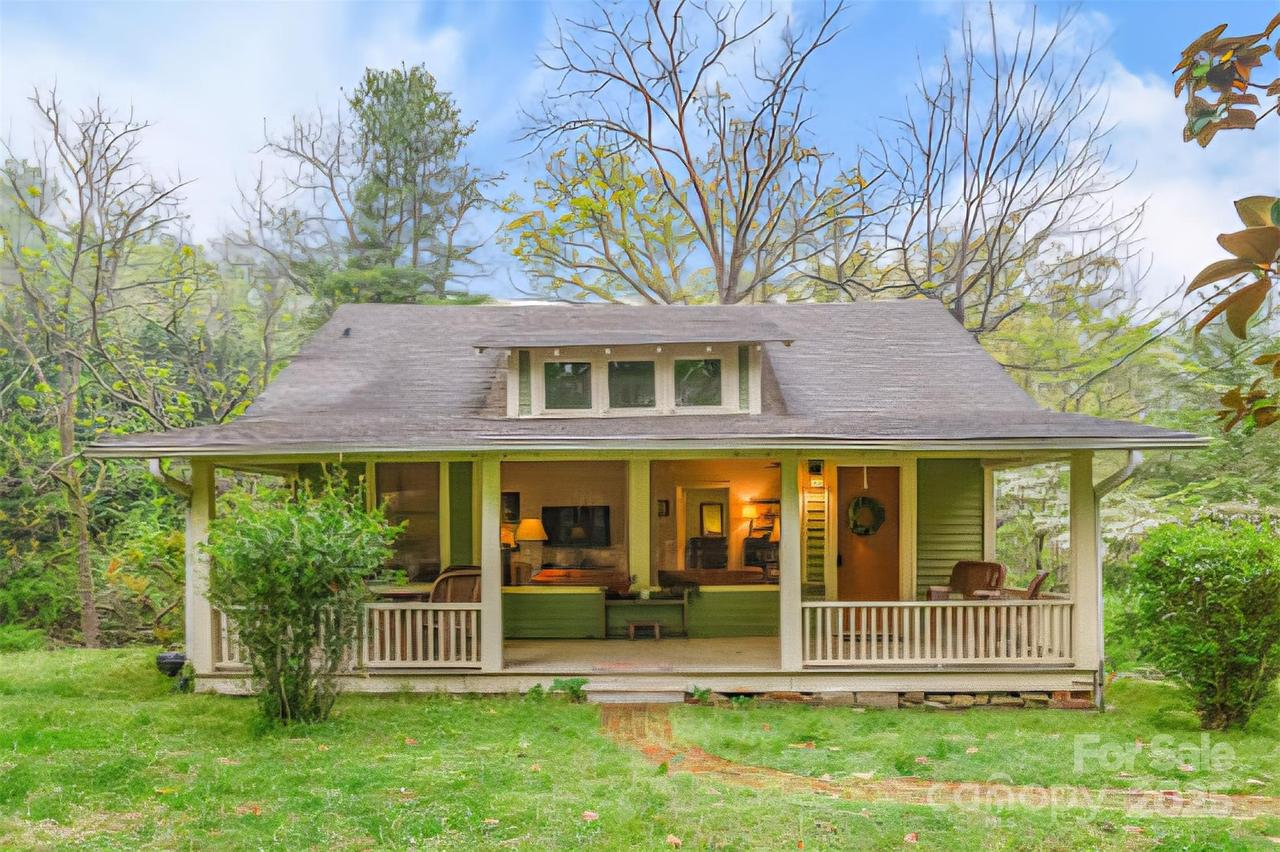 51 Embury St., Tryon, NC 28782