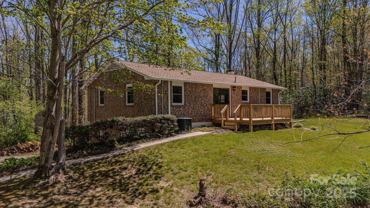280 Fletcher View Dr., Fletcher, NC 28732