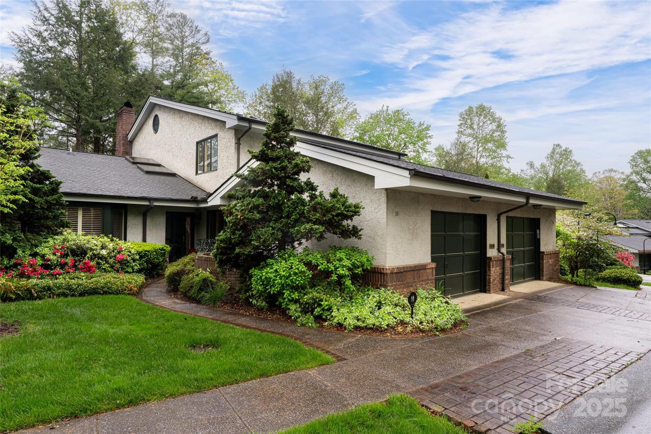11 Bourne Ln., Asheville, NC 28803