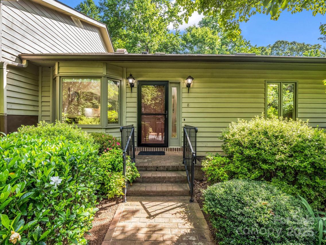 8 Hunting Country Tr., Tryon, NC 28782