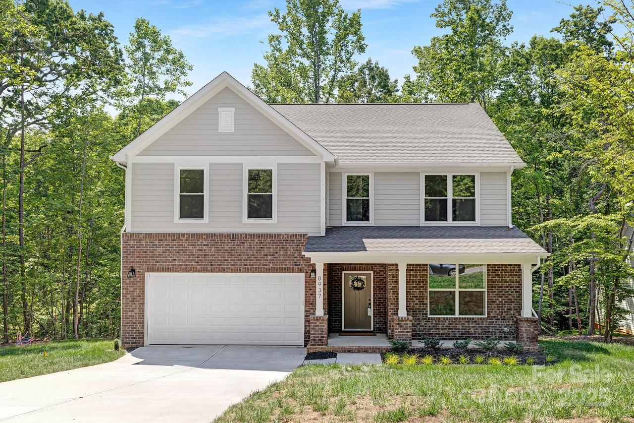 8937 Penstemons Dr., Charlotte, NC 28215