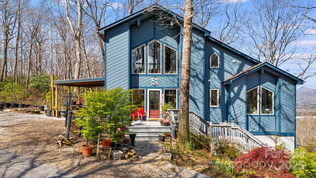 228 Continental Divide Rd., Spruce Pine, NC 28777
