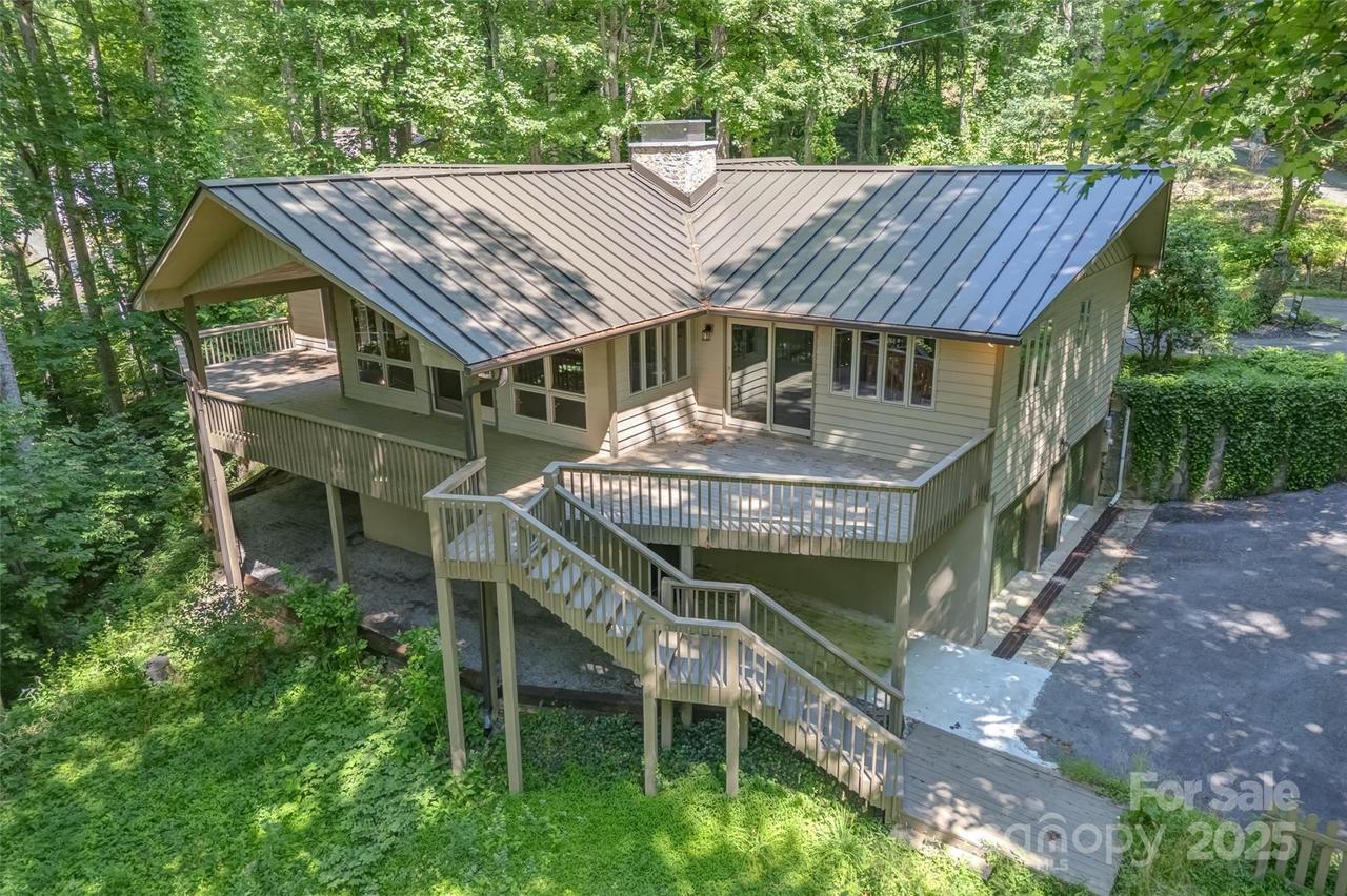 1 Sleepy Hollow Dr., Maggie Valley, NC 28751