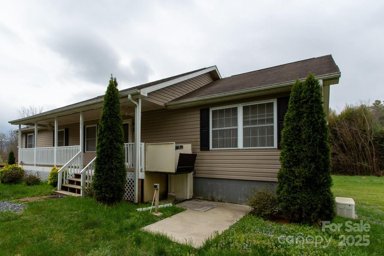 293 Gap Creek Rd., Fletcher, NC 28732