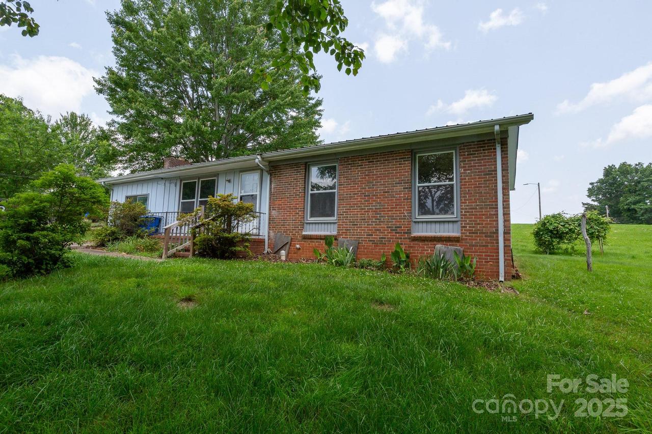 14 Kirby Pl., Asheville, NC 28806