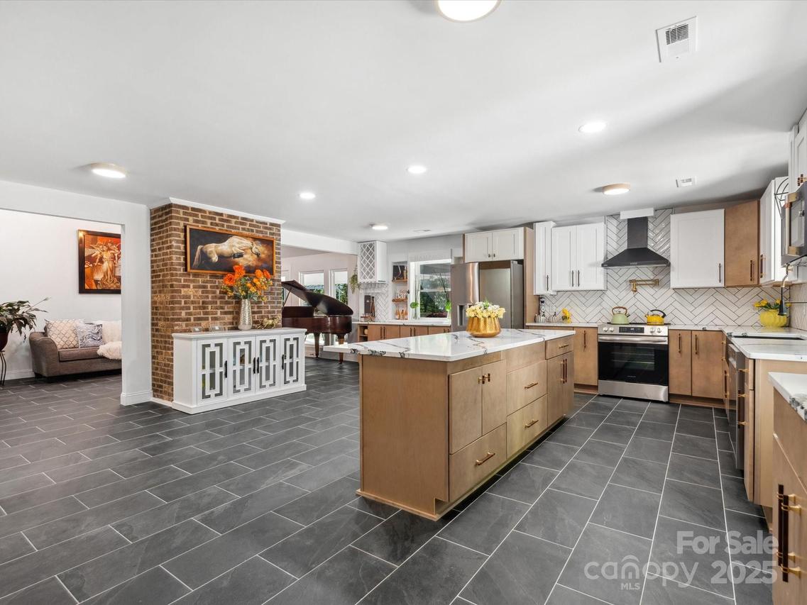 6724 Brushwood Dr., Charlotte, NC 28262