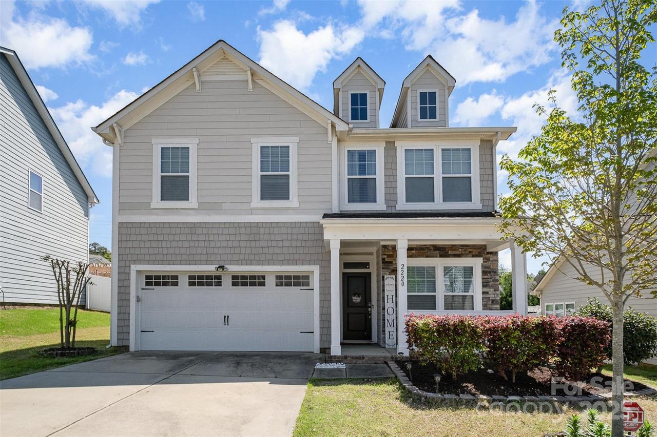 2220 Atwell Glen Ln., Pineville, NC 28134