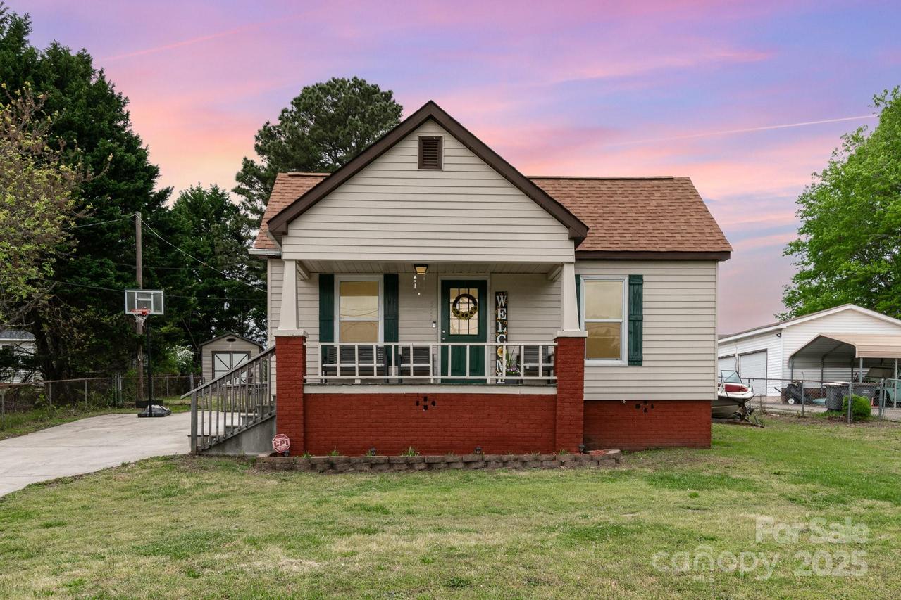557 Hunter Ave., Kannapolis, NC 28083