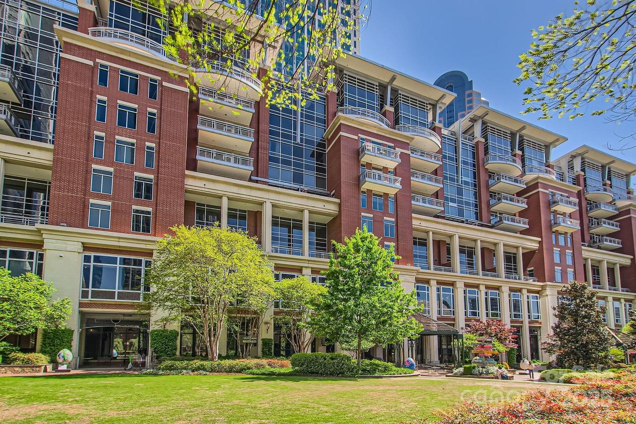 435 S Tryon St., Charlotte, NC 28202