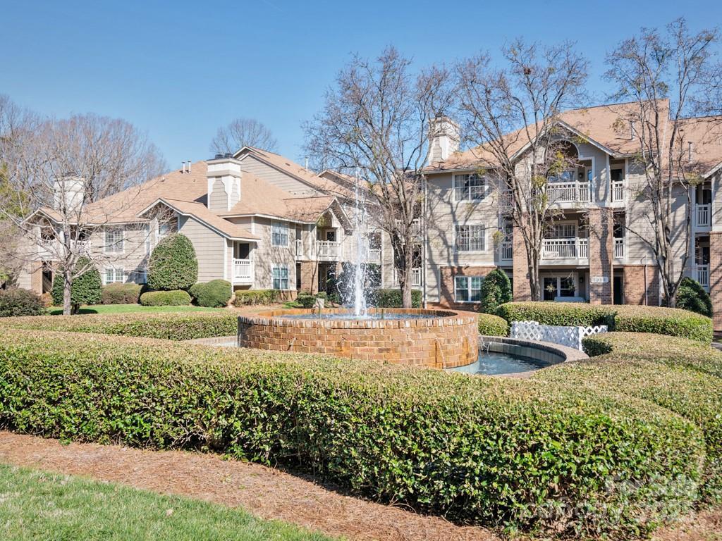 5007 Sharon Rd. #R, Charlotte, NC 28210