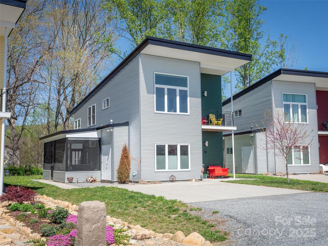 36 Georgia Hill St., Brevard, NC 28712