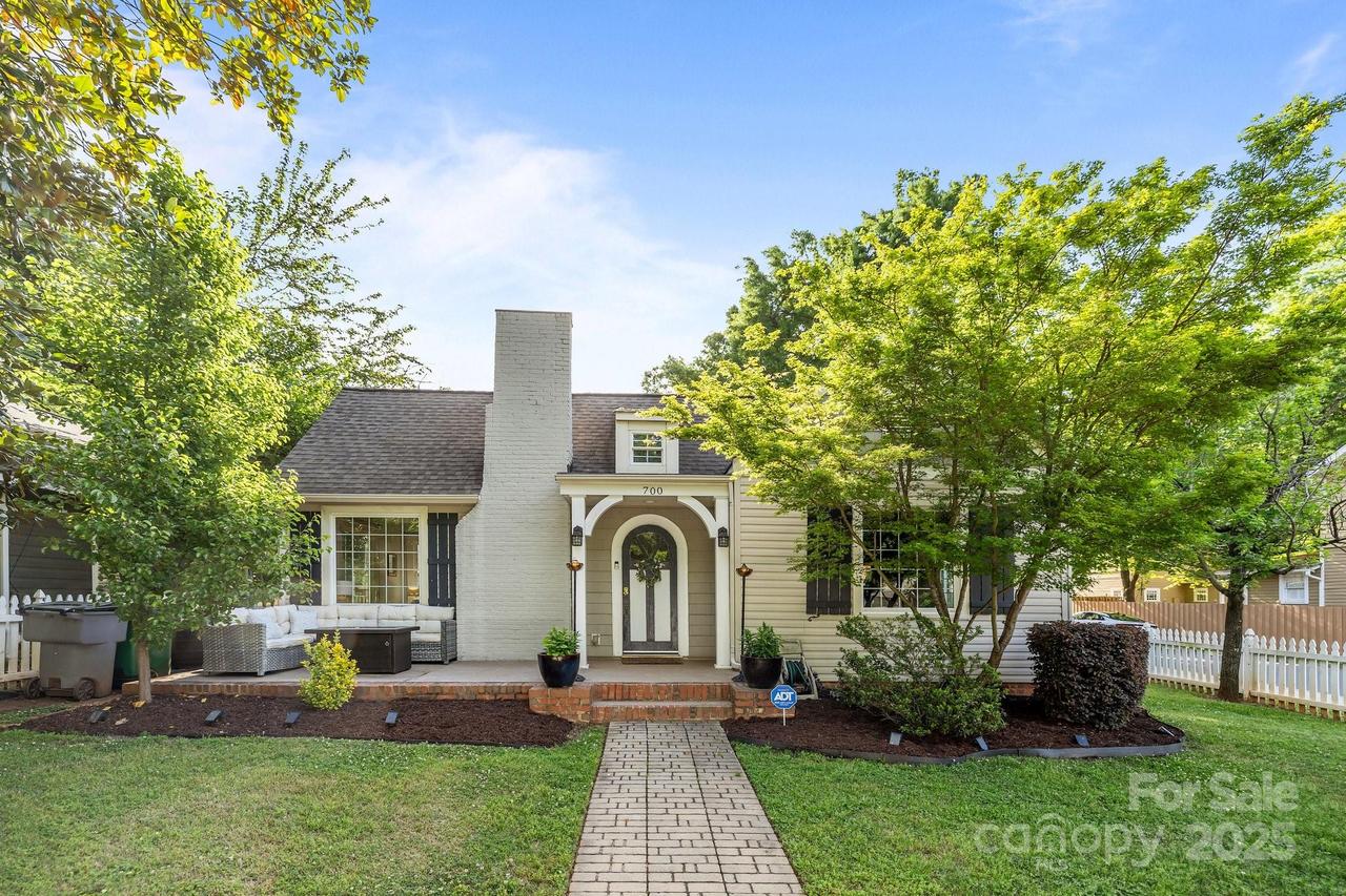 700 Oakland Ave., Charlotte, NC 28204