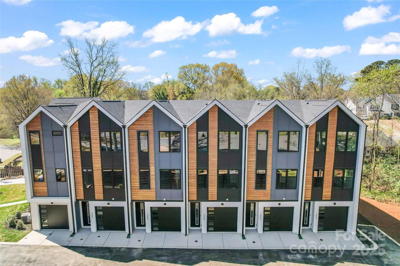 3449 Byrnes St., Charlotte, NC 28205