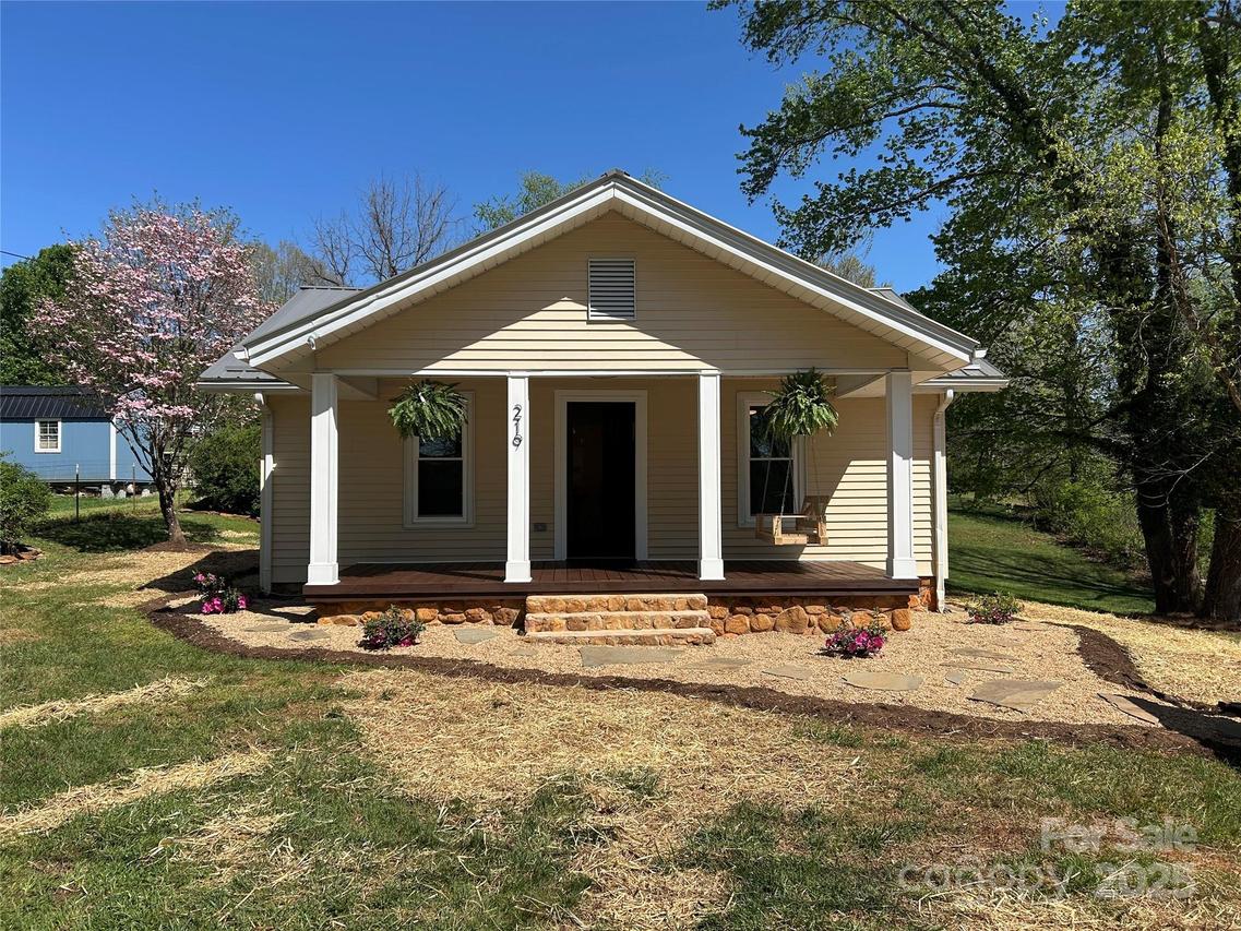 219 W Highland Ave., Elkin, NC 28621