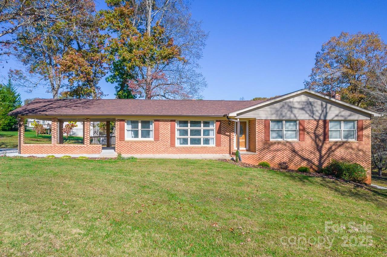2115 Olde Farm Rd., Hudson, NC 28638