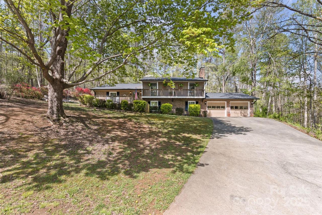 3474 Crestwood Dr., Morganton, NC 28655