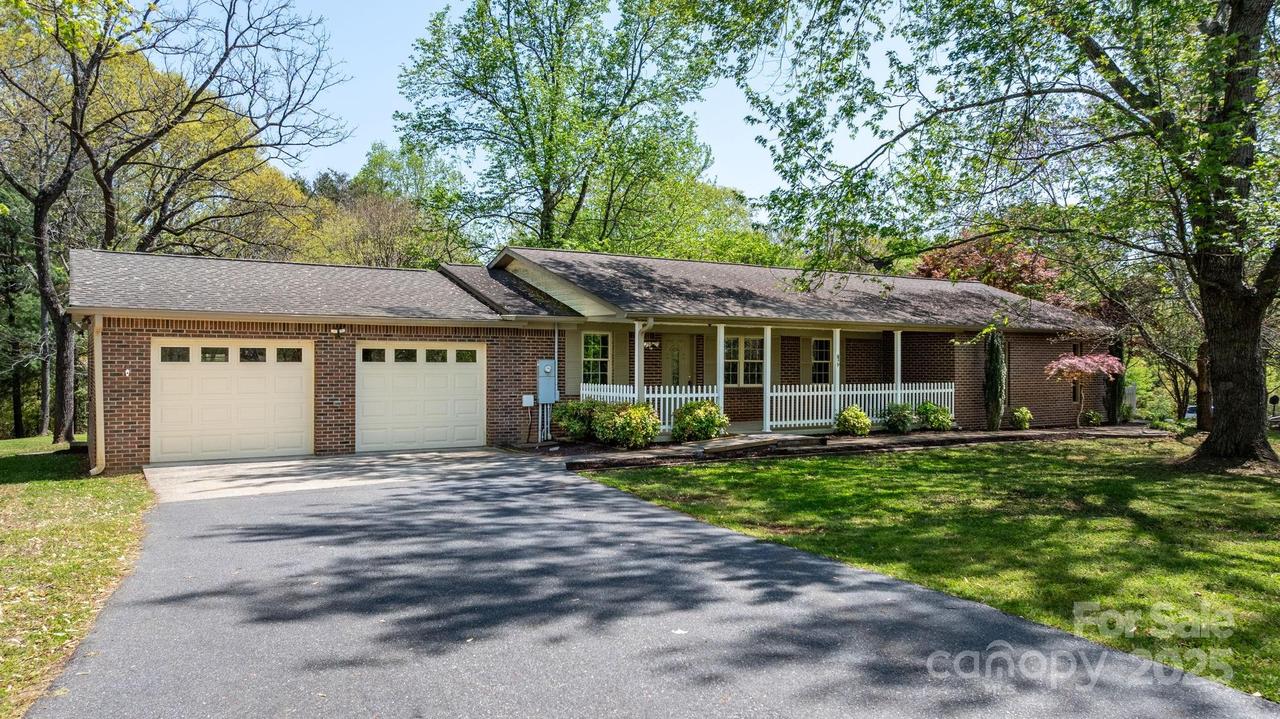 4067 Old Buff Rd., Hickory, NC 28602
