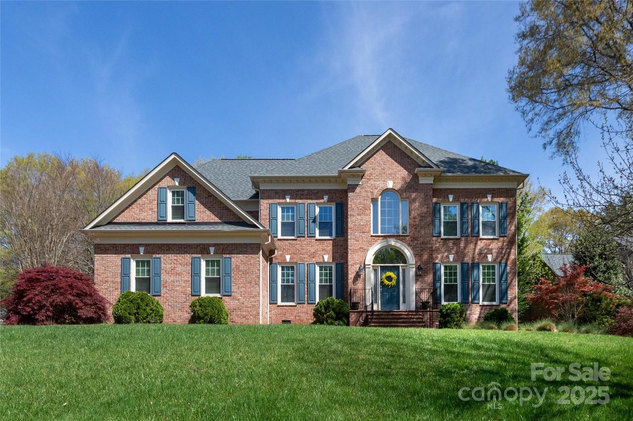 3010 Lakewood Edge Dr., Charlotte, NC 28269