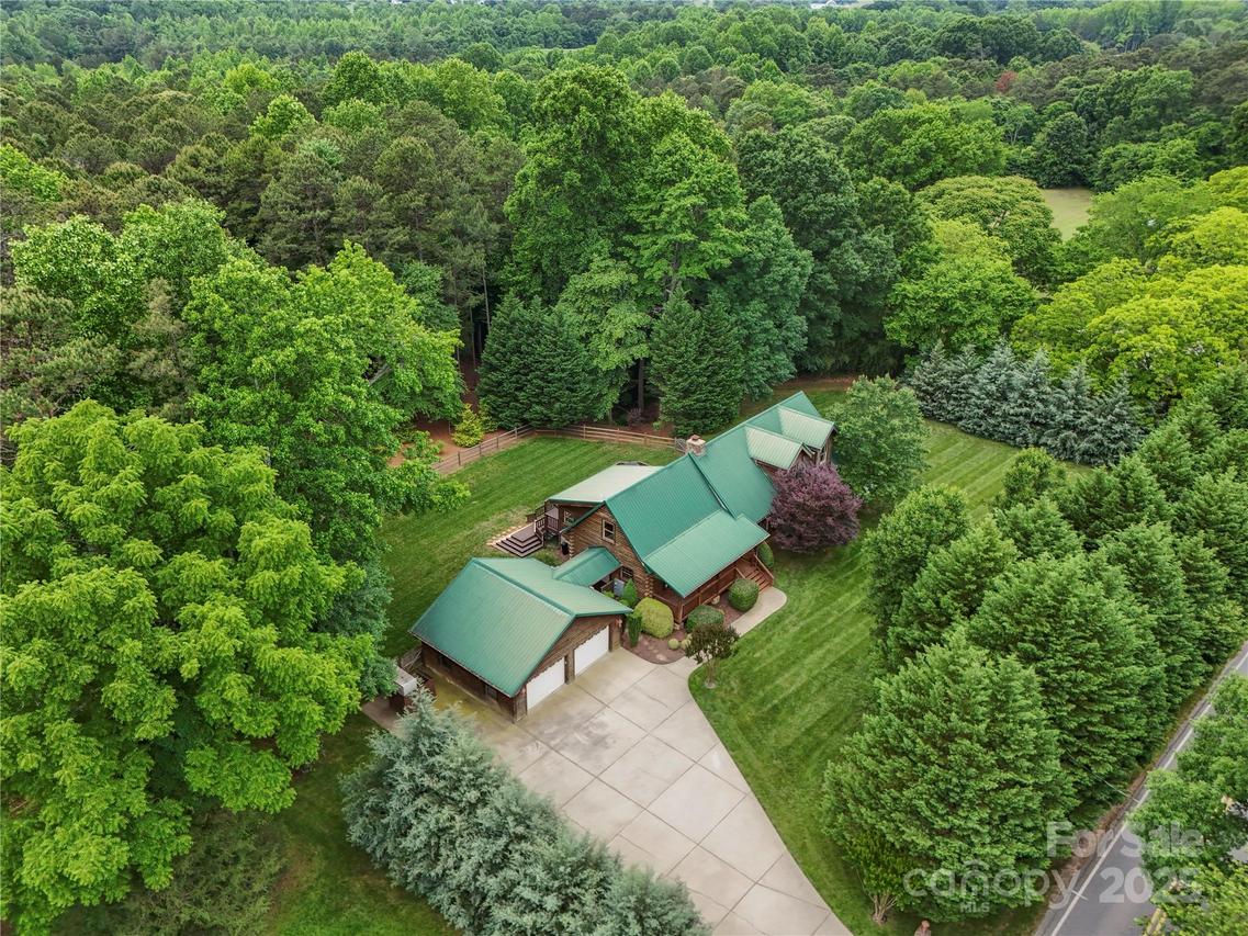 10583 Earnhardt Lake Rd., Davidson, NC 28036