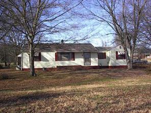 201 Hudson Dr., Harrisburg, NC 28075