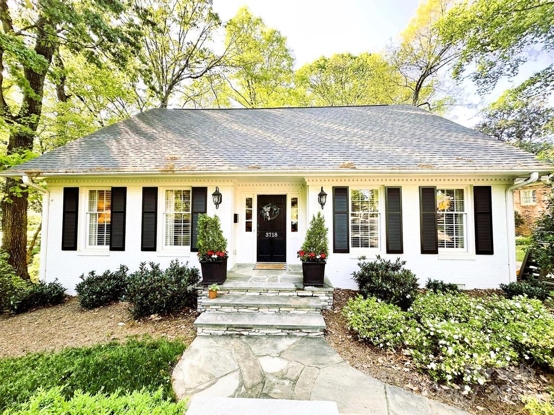 3718 Barclay Downs Dr., Charlotte, NC 28209