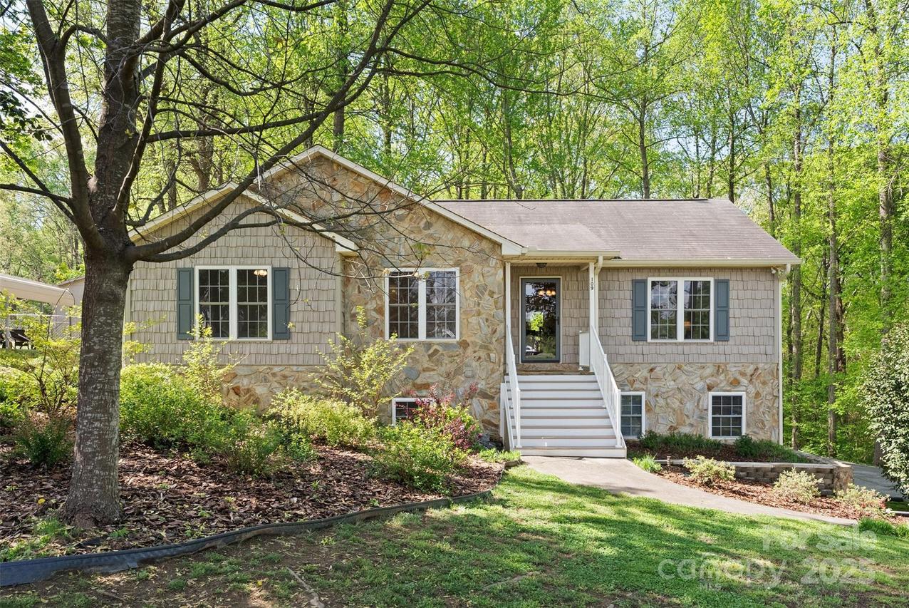 109 Wren Ln., Mooresville, NC 28117