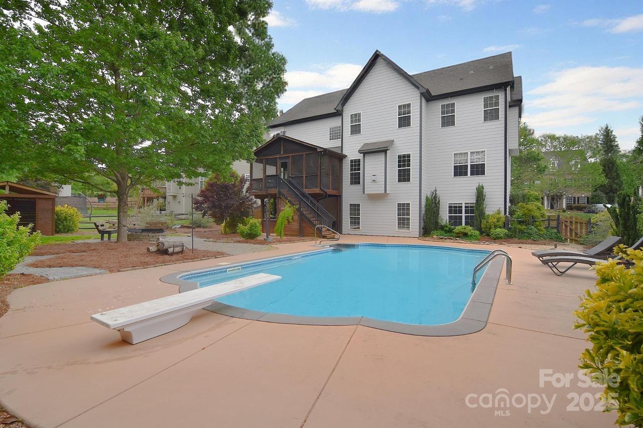 1811 Robbins Meadows Dr., Waxhaw, NC 28173