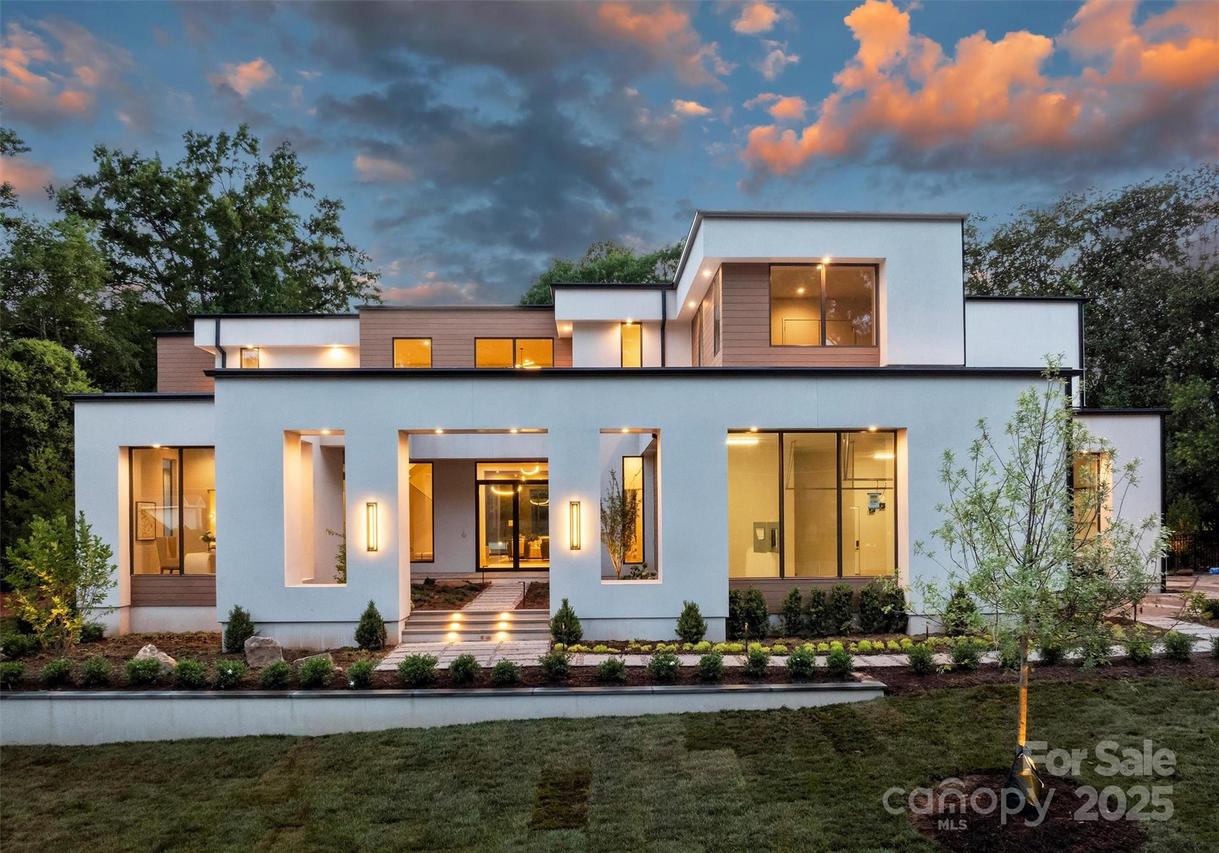 3630 Foxcroft Rd., Charlotte, NC 28211