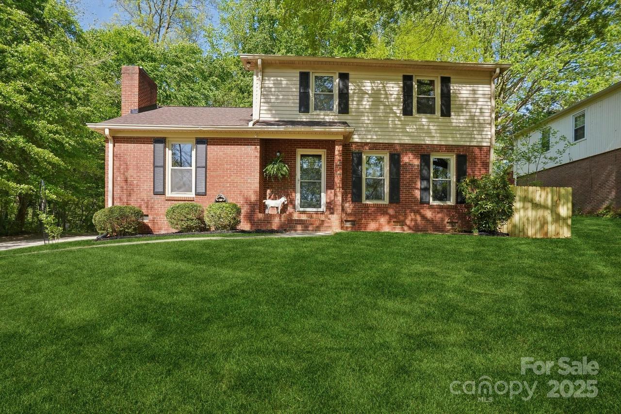 308 Greenwood Pl., Belmont, NC 28012