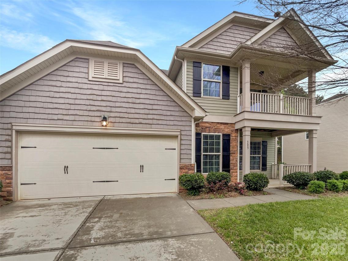 305 Augustus Ln., Mount Holly, NC 28120