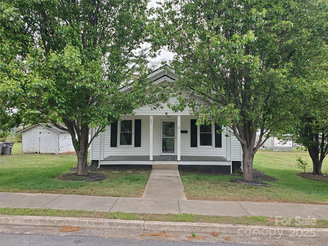 301 E 11th St., Kannapolis, NC 28083
