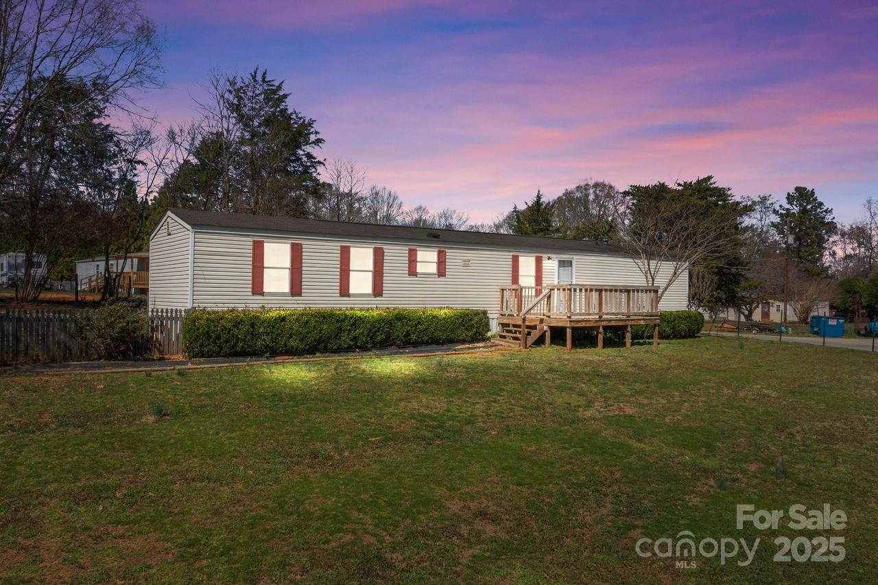 189 Woodwinds Dr., Mooresville, NC 28115