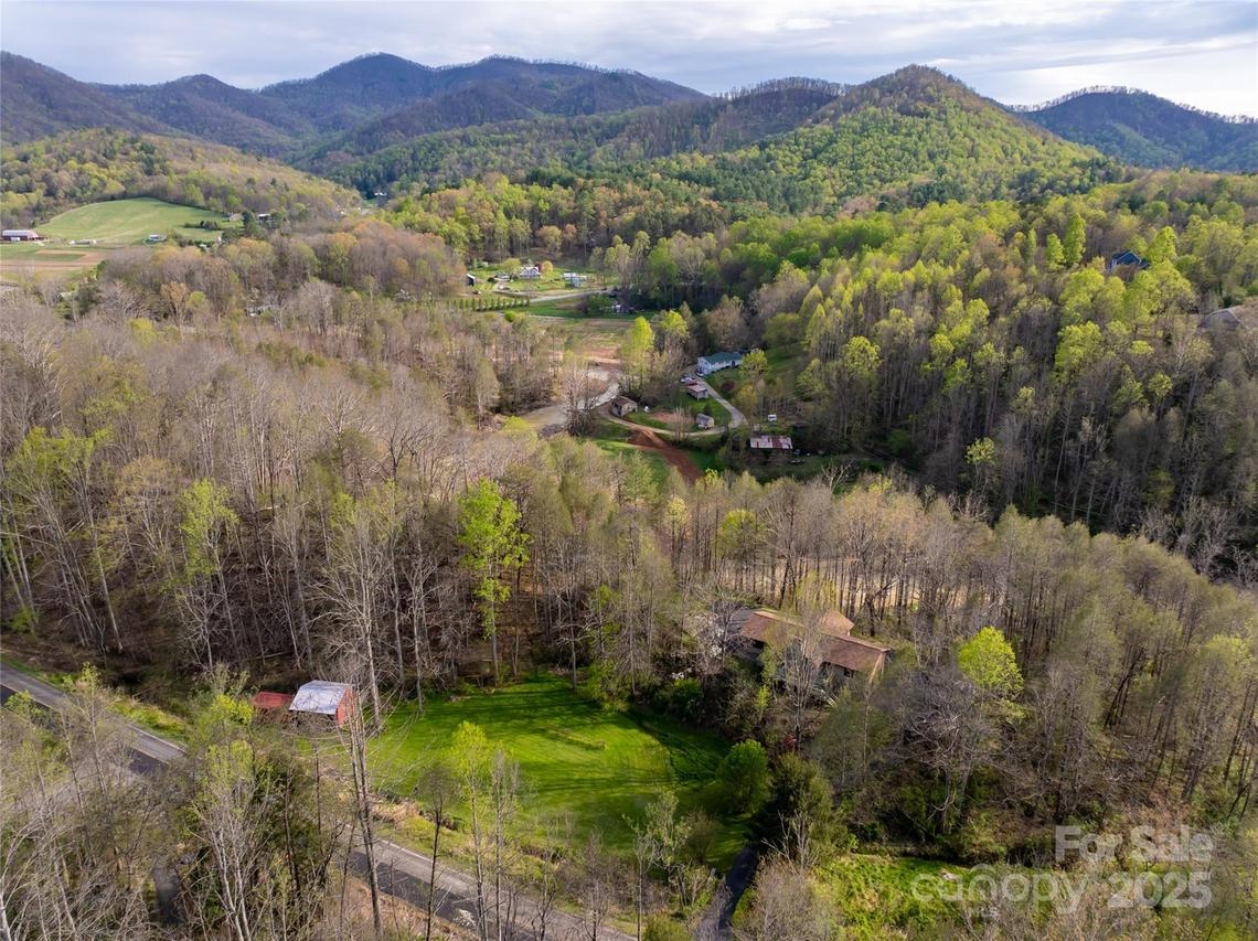 66 Holcombe Branch Rd., Weaverville, NC 28787