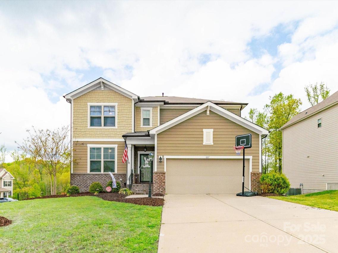 807 Oak Manor Dr., Concord, NC 28025