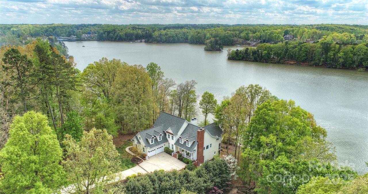 272 Harbor Ridge Dr., Statesville, NC 28677