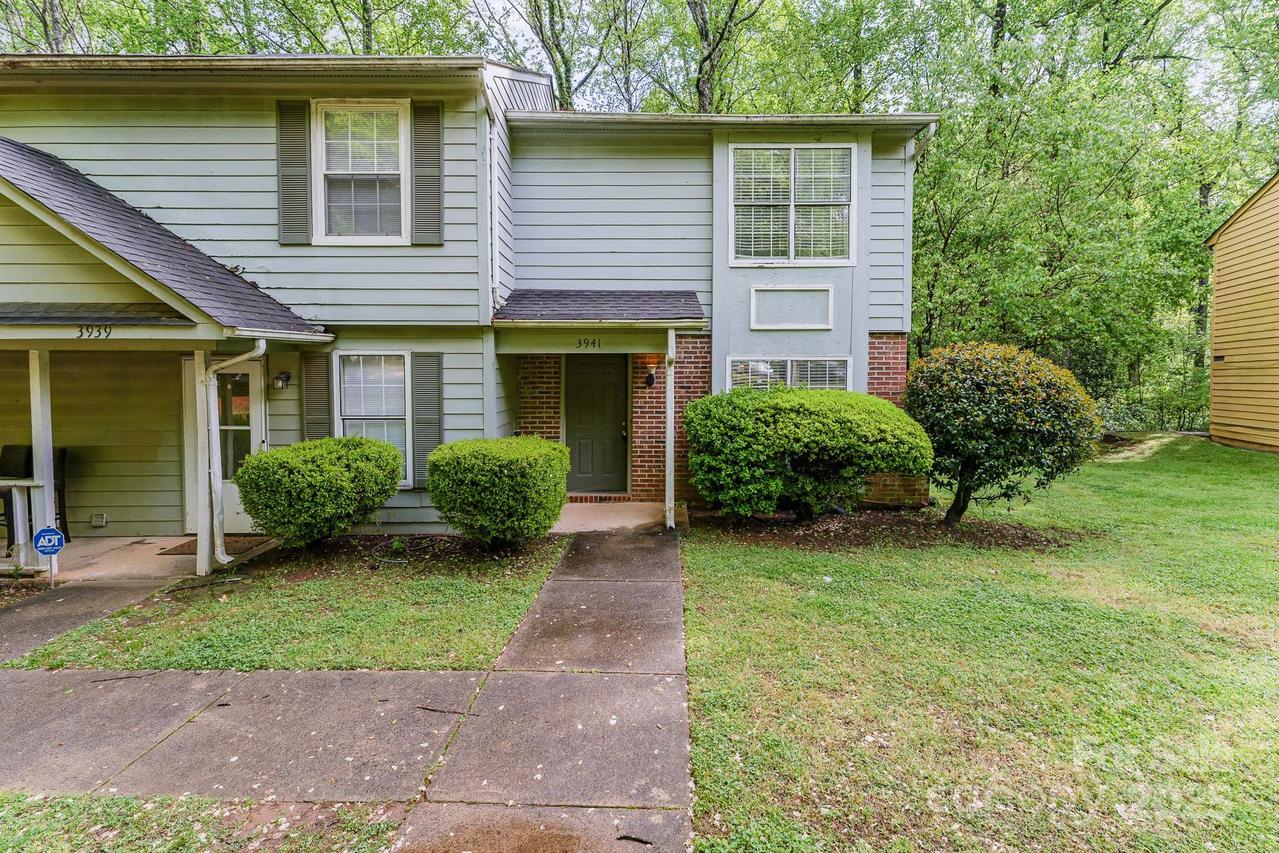 3941 Briarhill Dr., Charlotte, NC 28215