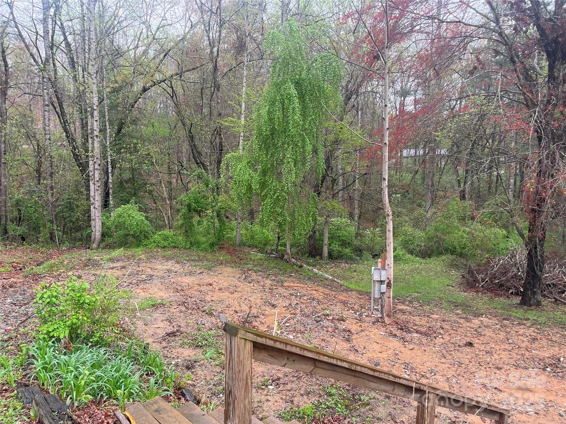 1066 Holbert Rd., Hendersonville, NC 28791