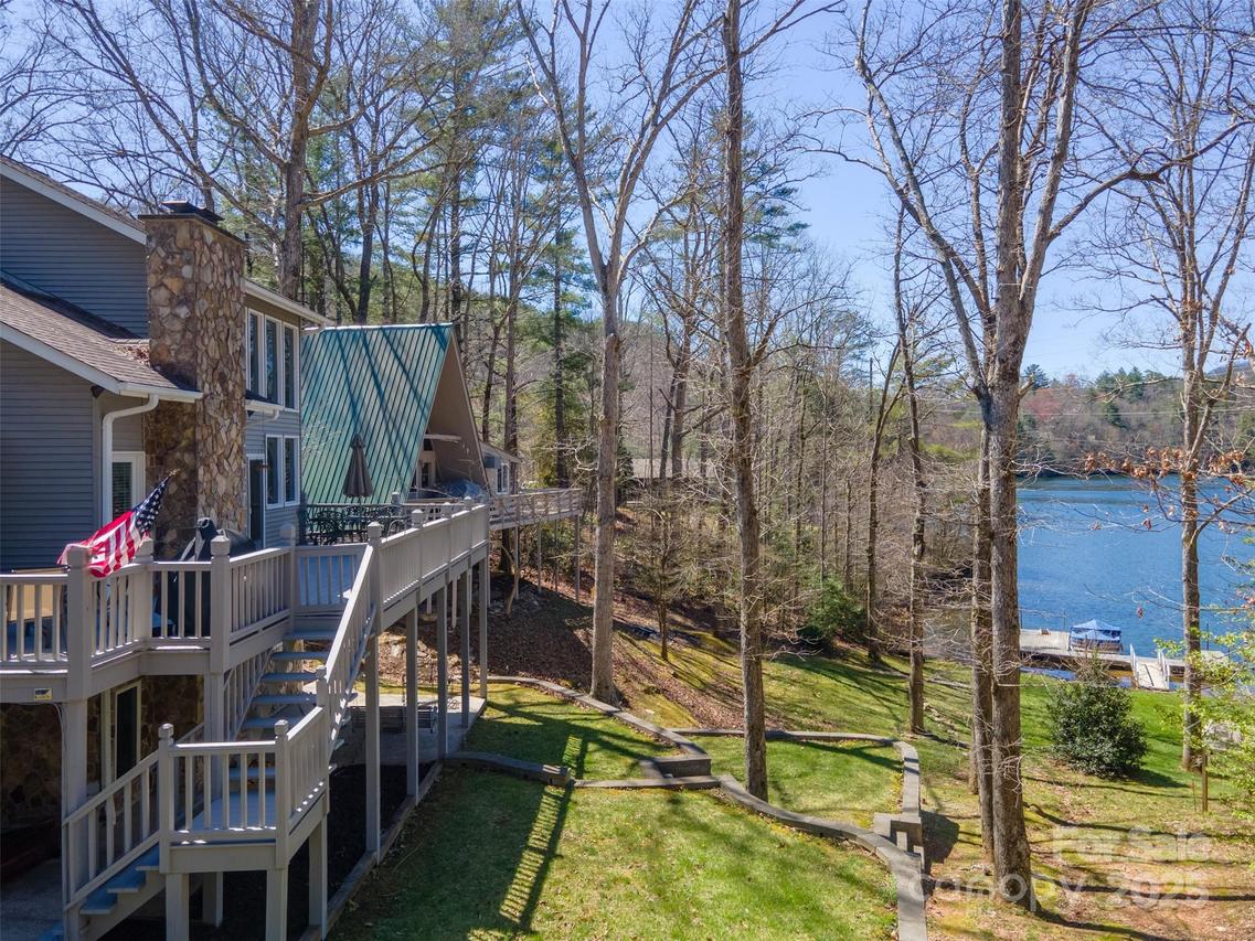 82 Avisco Rd., Robbinsville, NC 28771