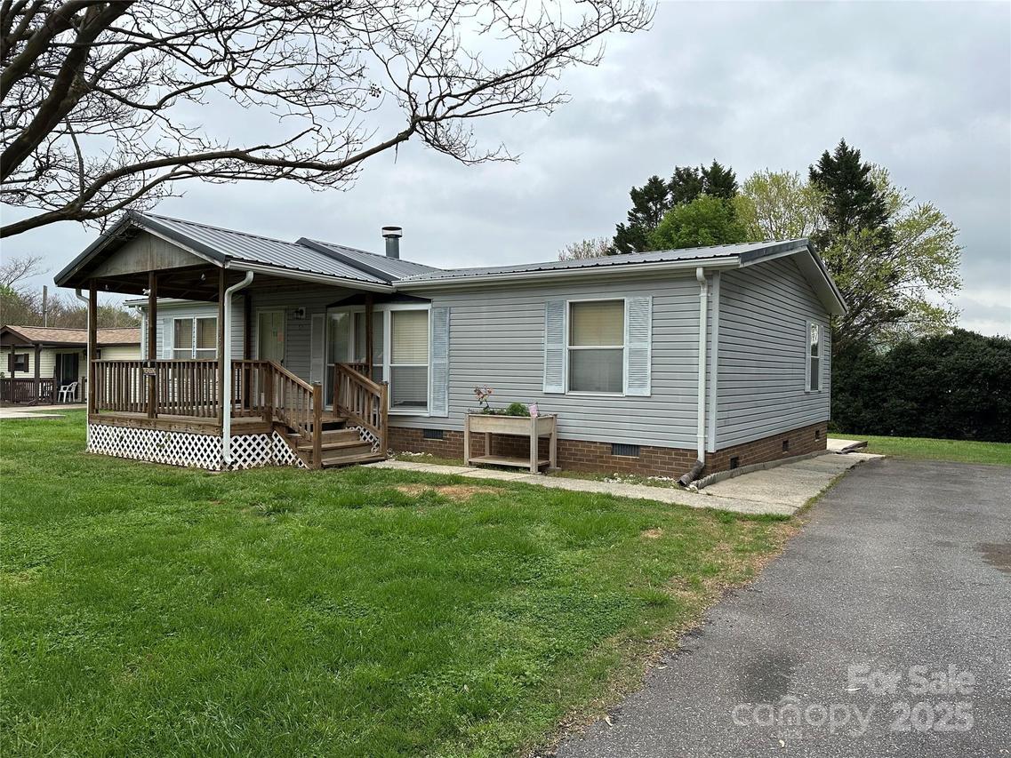 51 Kings Dr., Taylorsville, NC 28681